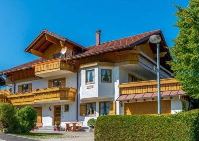 Traumlage – Bergblick zum Hochgrat und Hündle, Landhaus mit 5 WE i Oberstaufen-Steibis zu verkaufen
