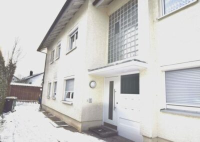 Gelegenheit – Schöne helle 2-Zi Dachgeschoss Wohnung mit Gartenanteil in Wangen-Herfatz zu verkaufen